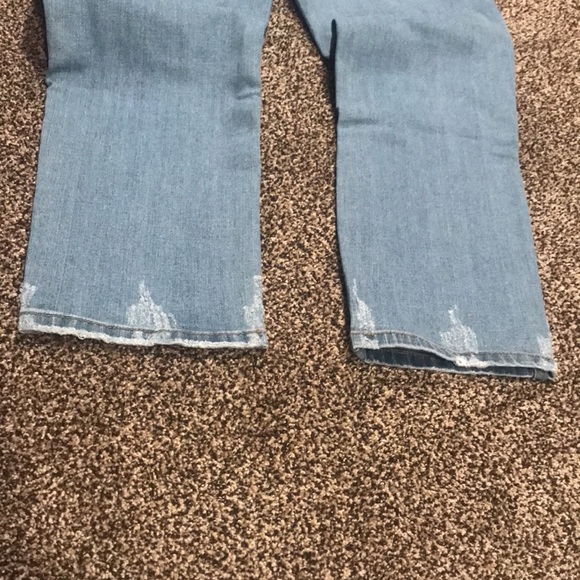 Nature Stevie Hender High Rise Destroyed Mom Jeans - Picture 7 of 9